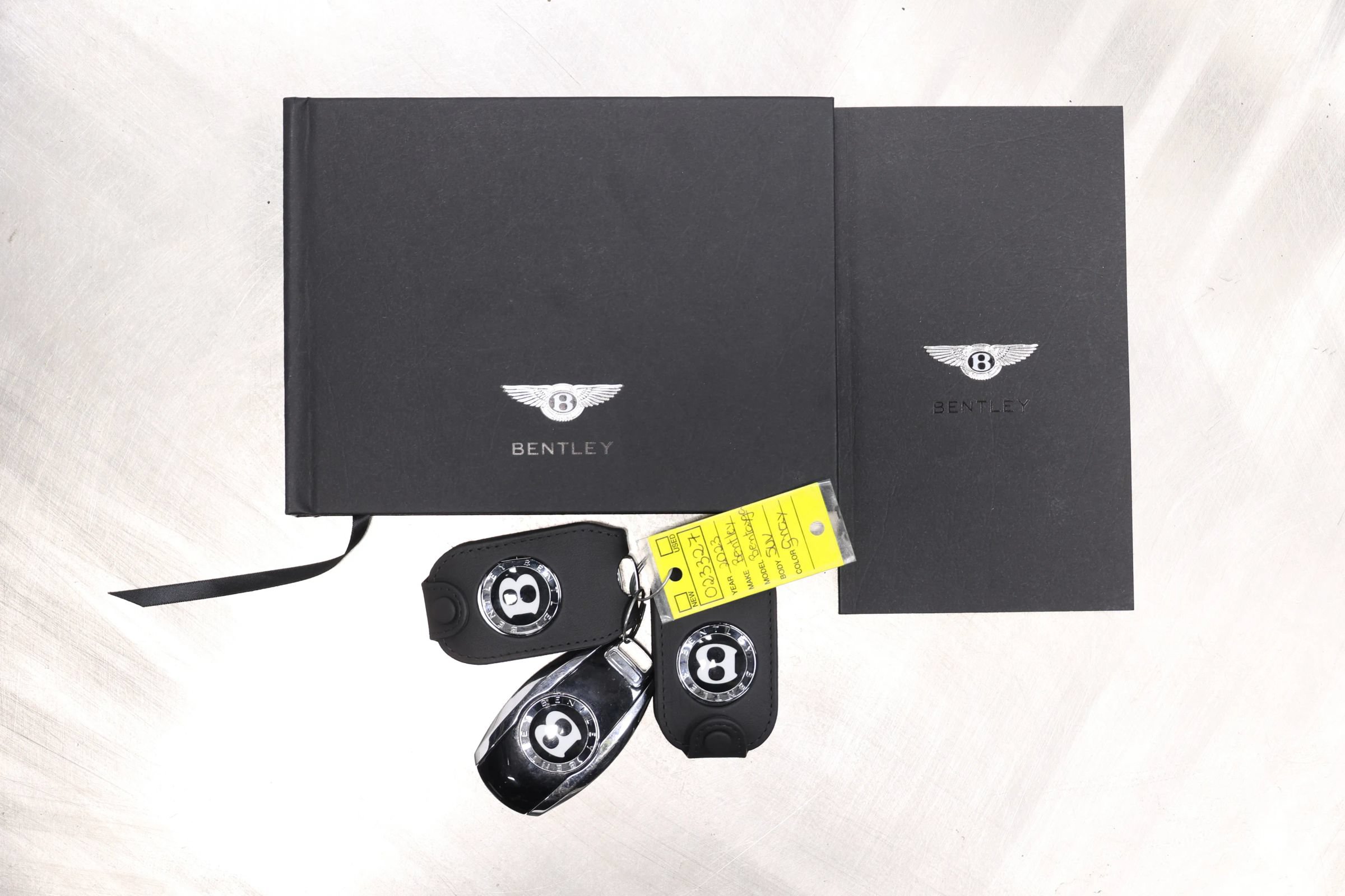 Used 2023 Bentley Bentayga Extended Wheelbase AWD/4WD image 6