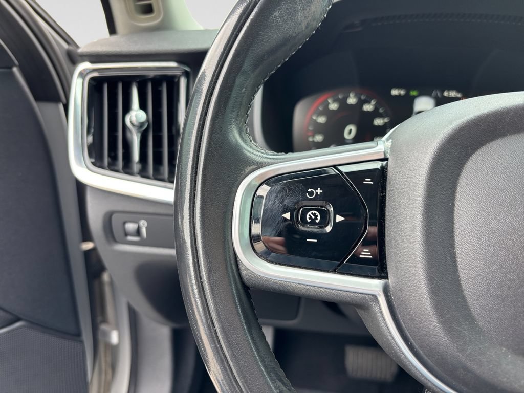 Used 2018 Volvo S90 T5 Momentum w/ Convenience Package FWD image 26