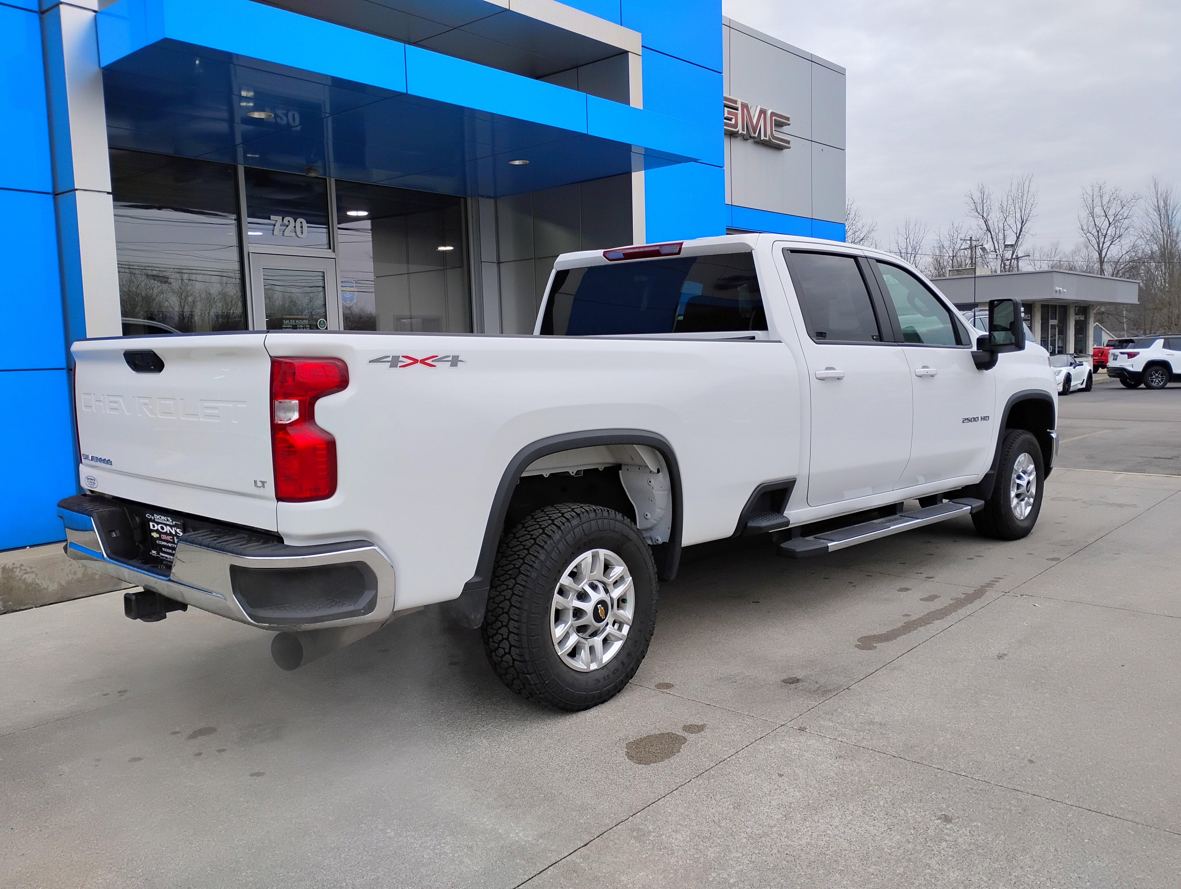 Used 2025 Chevrolet Silverado 2500 LT w/ Convenience Package image 35