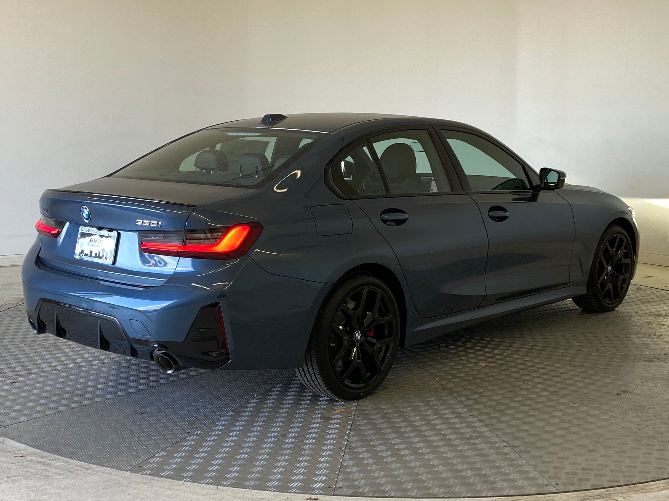 New 2026 BMW 330i xDrive Sedan w/ M Sport Package image 9