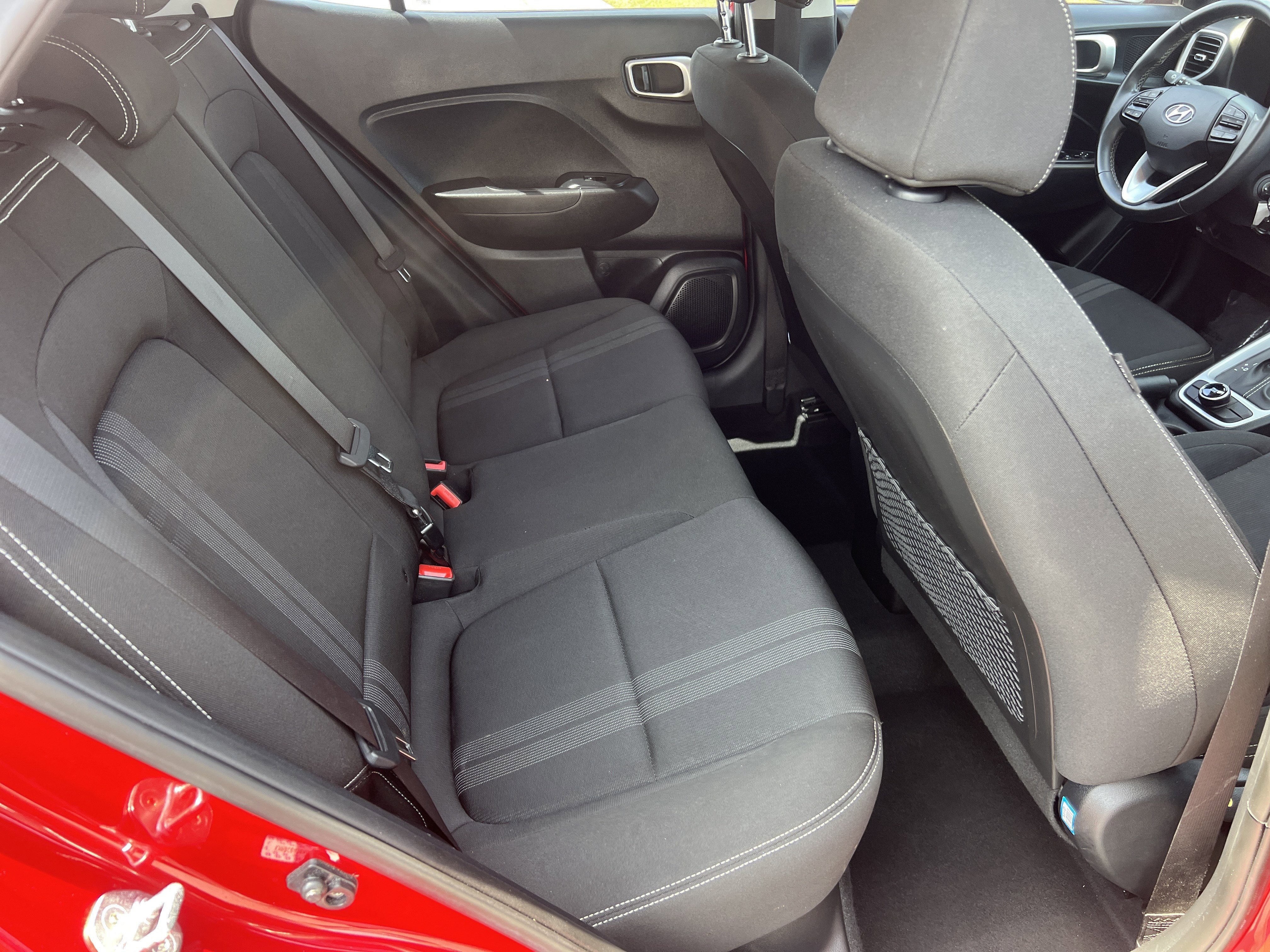 Used 2022 Hyundai Venue SEL FWD image 16