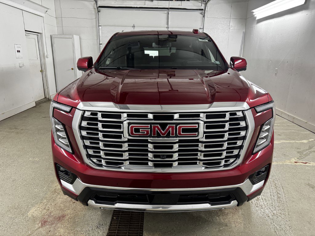 New 2026 GMC Yukon Denali w/ Sun & Power Step Package image 3