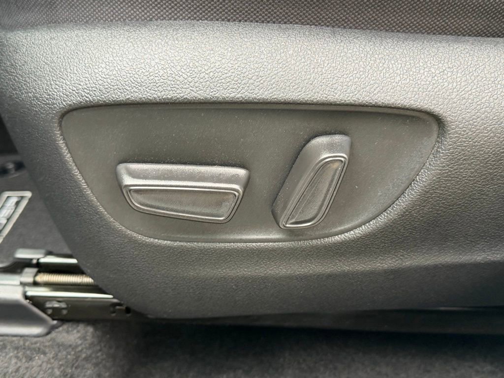 Used 2024 Toyota Highlander LE image 21