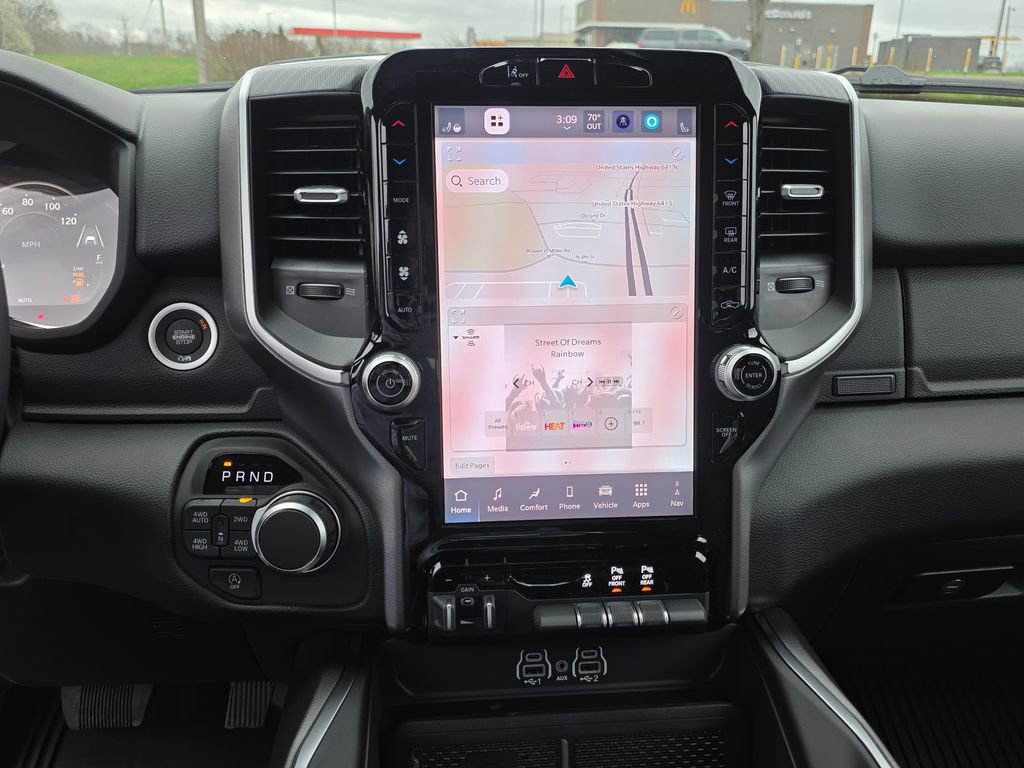 New 2026 RAM 1500 4x4 Crew Cab image 19