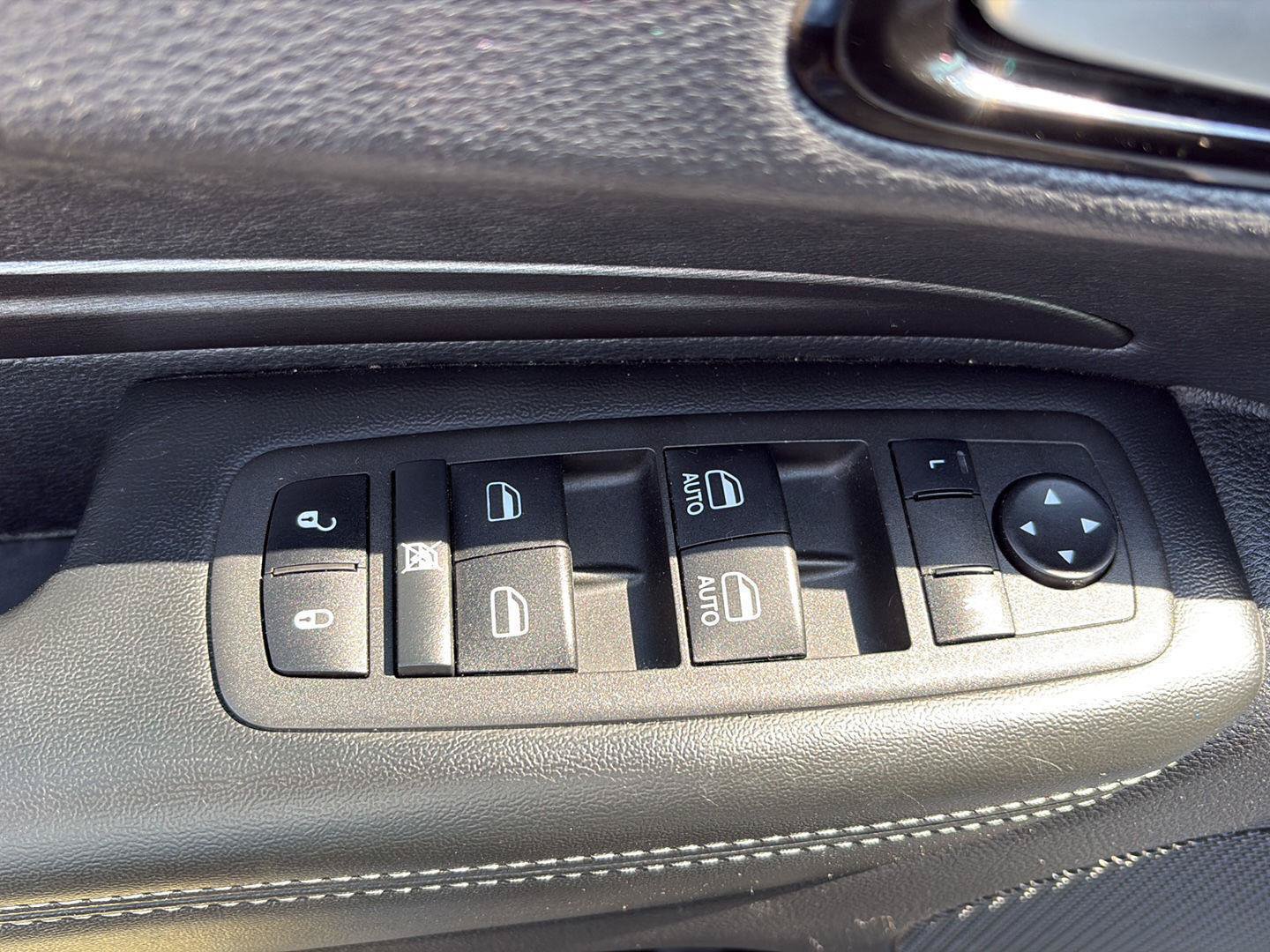 Used 2022 Dodge Durango SXT AWD/4WD image 10