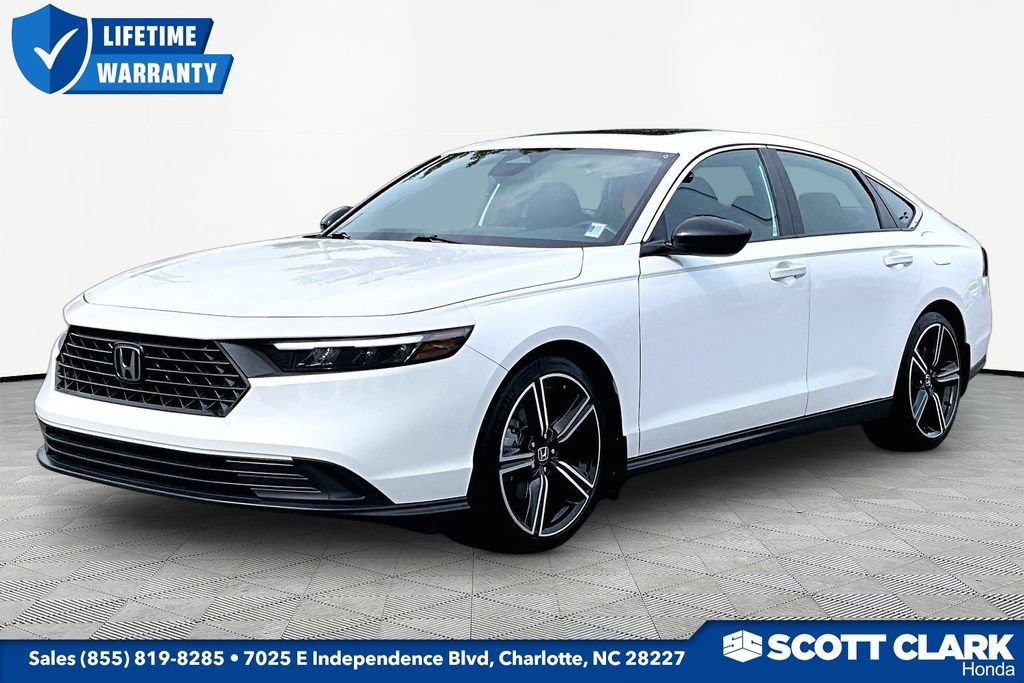 Used 2025 Honda Accord Sport image 3