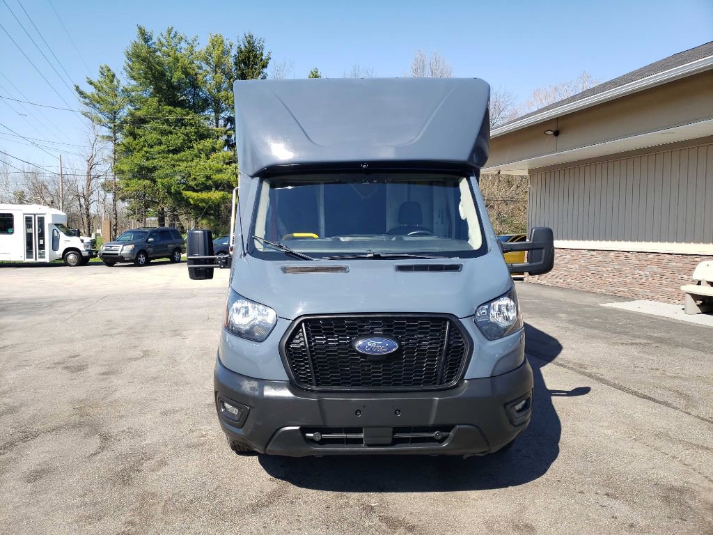 Used 2022 Ford Transit 350 DRW image 2