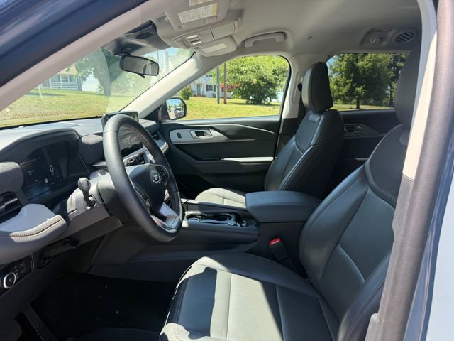 Used 2025 Ford Explorer Active w/ Active Comfort Package AWD/4WD image 6