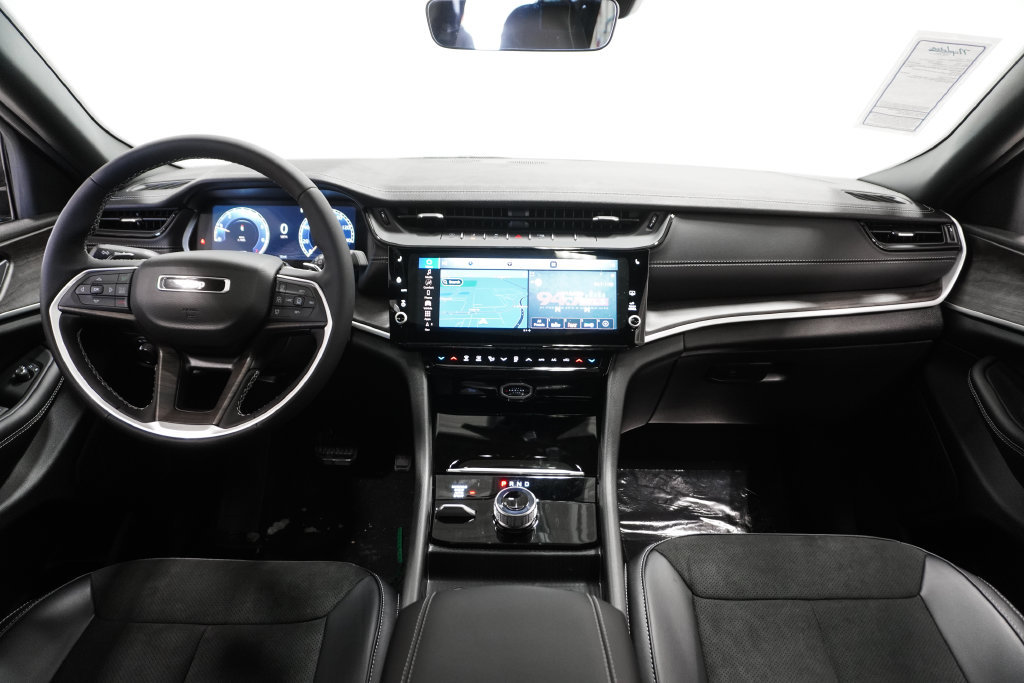 New 2026 Jeep Grand Cherokee Altitude AWD/4WD image 13
