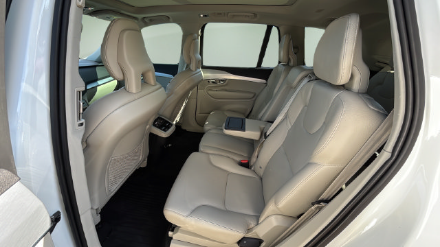 Used 2017 Volvo XC90 T6 Momentum w/ Vision Package AWD/4WD image 20