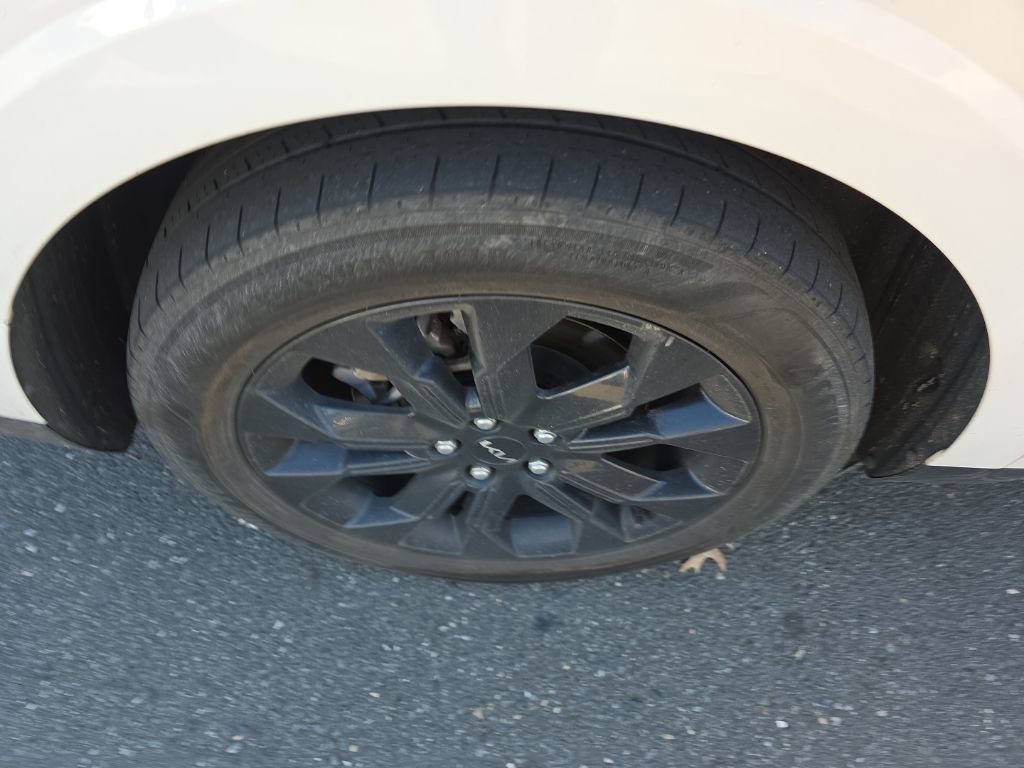 Used 2023 Kia Carnival SX image 12