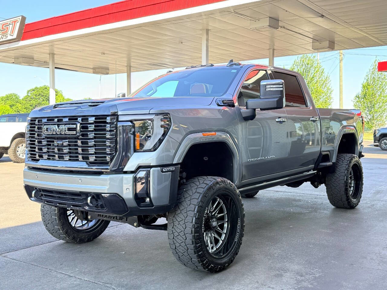 Used 2024 GMC Sierra 3500 Denali Ultimate AWD/4WD image 6