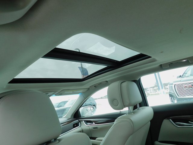 Used 2014 Cadillac XTS Luxury image 11