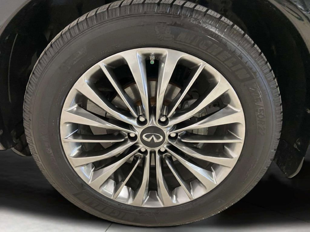 Used 2018 INFINITI QX80 4WD w/ Deluxe Technology Package image 13