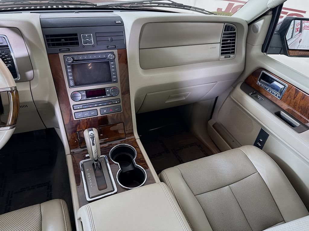 Used 2013 Lincoln Navigator 2WD w/ HD Trailer Tow Pkg image 28