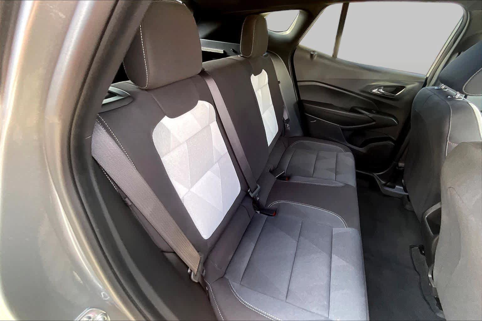 Used 2026 Chevrolet Trax RS w/ Sunroof Package FWD image 20