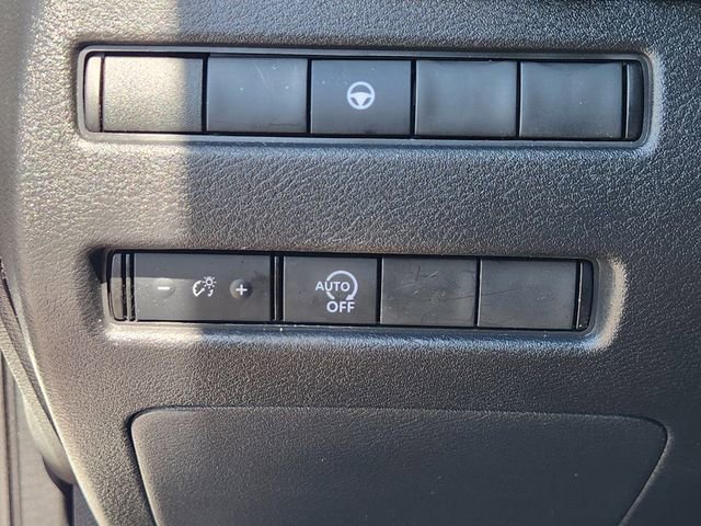 Used 2023 Nissan Rogue SV FWD image 21
