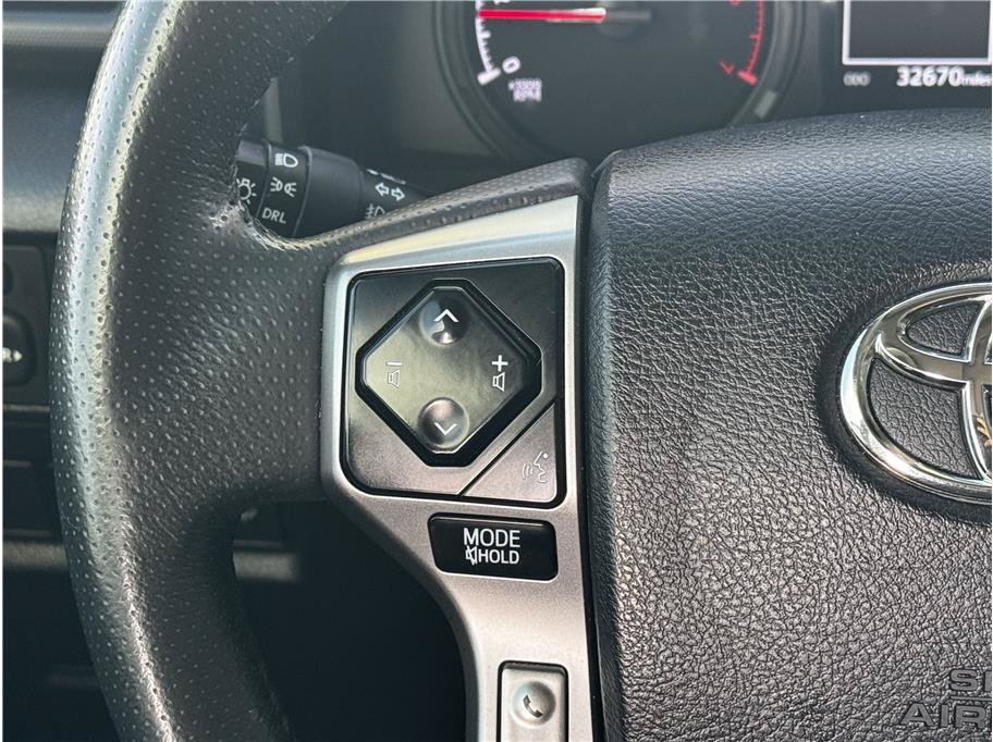 Used 2022 Toyota 4Runner SR5 Premium w/ Moonroof Package AWD/4WD image 22