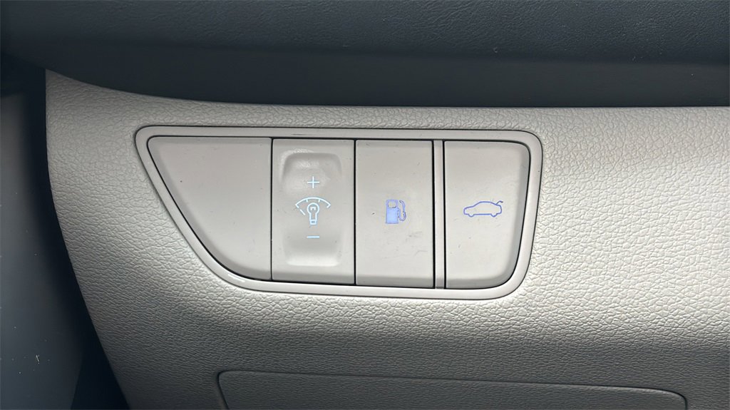 Used 2023 Genesis G70 2.0T image 19