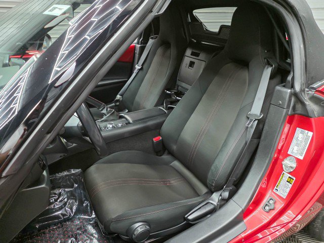 Used 2016 MAZDA MX-5 Miata Club RWD image 15