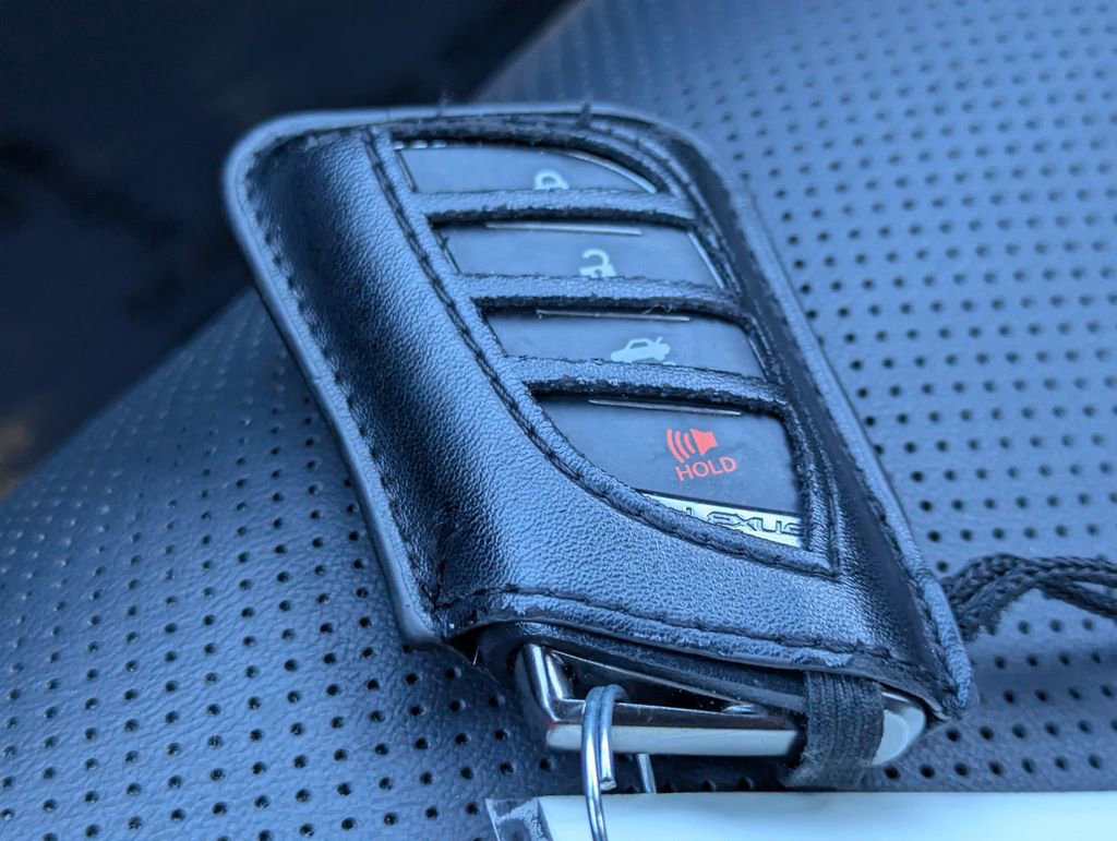 Used 2022 Lexus LS 500 w/ Accessory Package (Z2) image 27