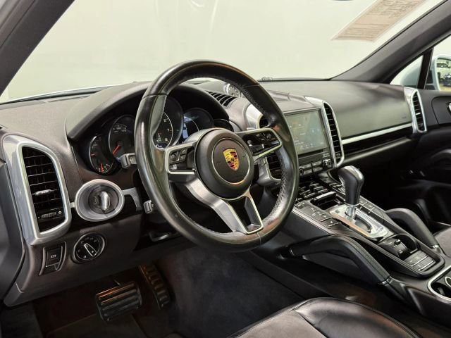 Used 2017 Porsche Cayenne Platinum Edition AWD/4WD image 13