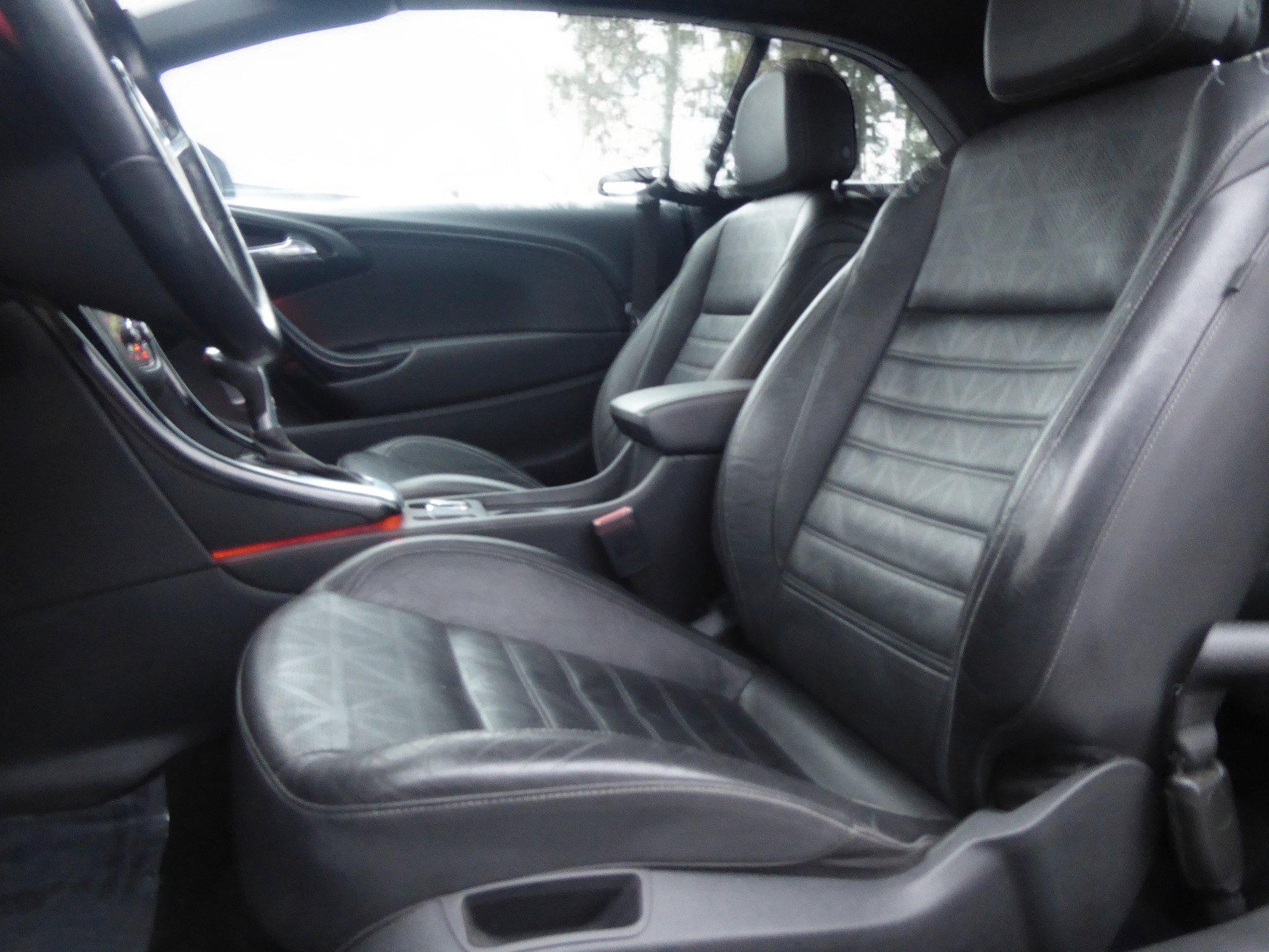 Used 2019 Buick Cascada Premium image 16