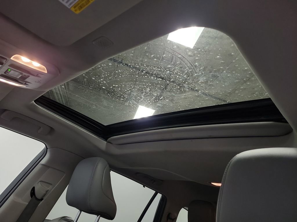 Used 2021 Toyota Highlander Limited image 14