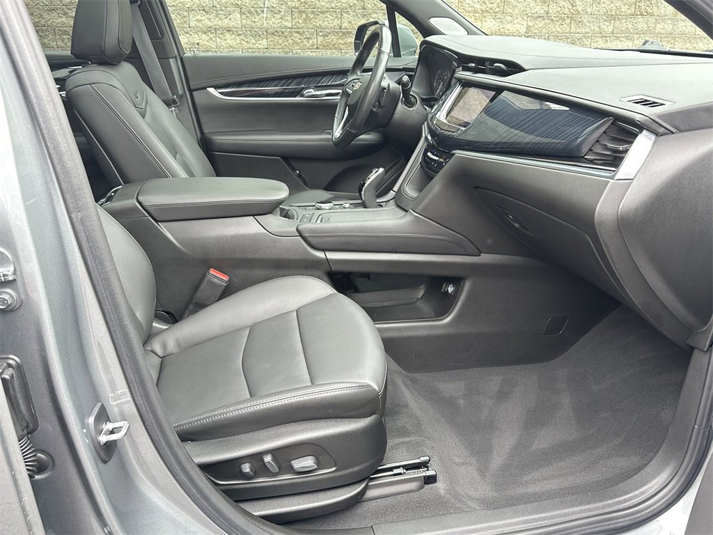 Used 2023 Cadillac XT6 Premium Luxury w/ Technology Package image 13