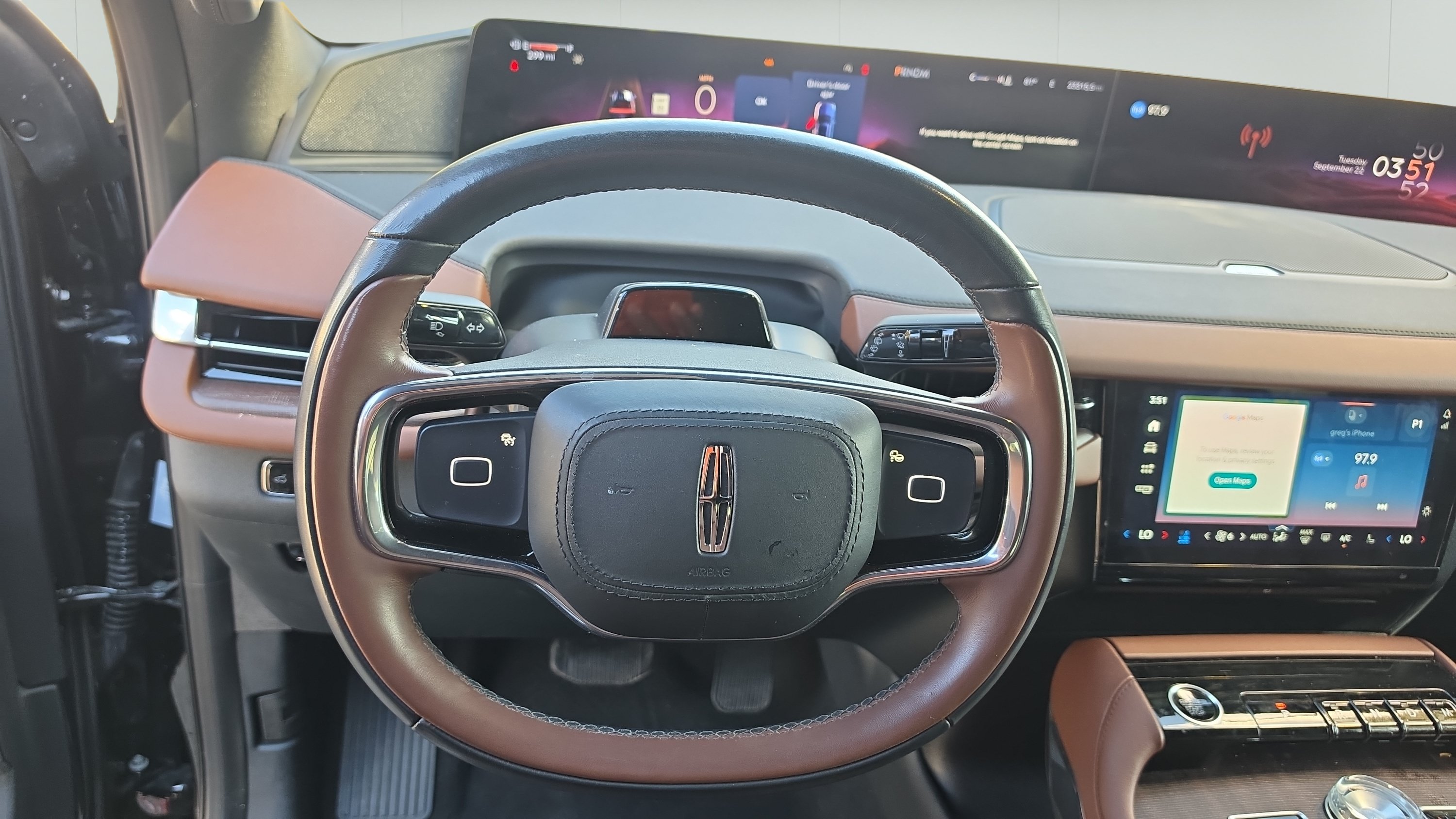 Used 2025 Lincoln Navigator Reserve AWD/4WD image 12