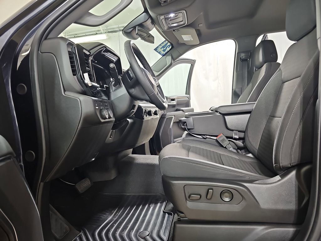 Used 2024 Chevrolet Silverado 1500 LT image 18