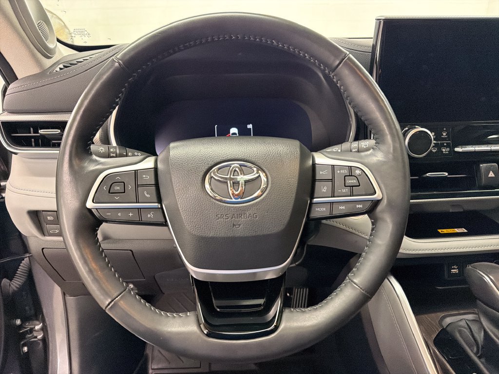 Used 2024 Toyota Highlander Platinum AWD/4WD image 20