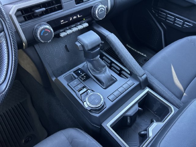 Used 2024 Toyota Tacoma SR5 AWD/4WD image 26