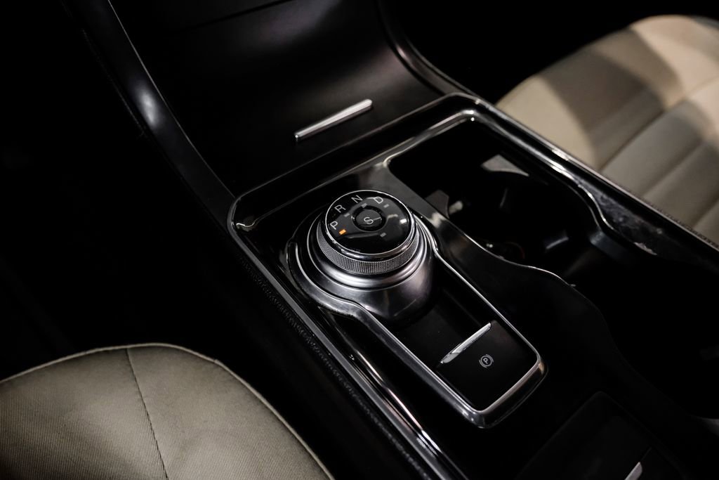 Used 2019 Ford Edge SE image 21