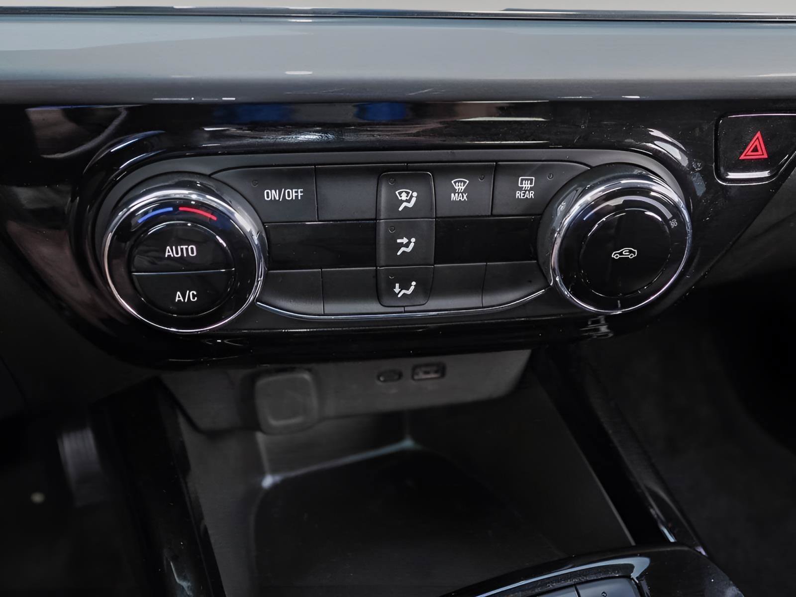 Certified 2024 Chevrolet Trax LT FWD image 13