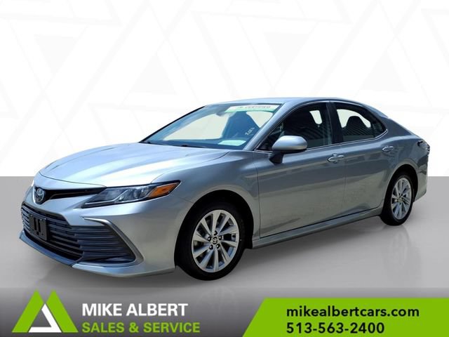 Used 2023 Toyota Camry LE FWD image 3