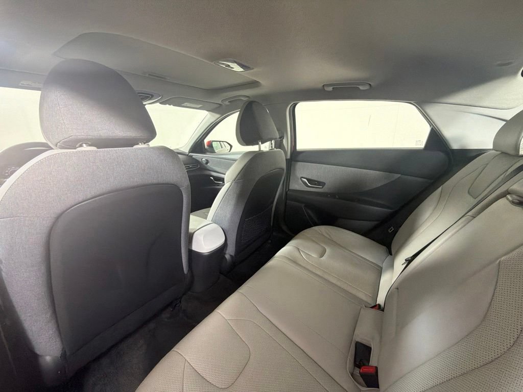 Used 2023 Hyundai Elantra Limited FWD image 30
