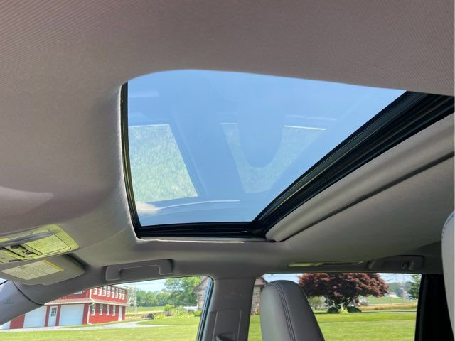 Used 2019 Toyota Highlander XLE image 19