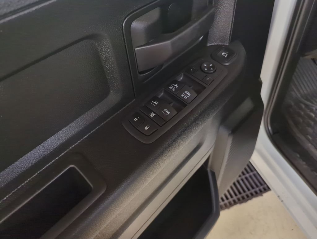 Used 2024 RAM 5500 Tradesman w/ Chrome Appearance Group image 8