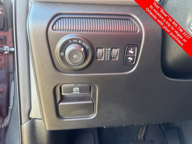 Used 2024 Jeep Wagoneer Series II w/ Flexible Seating Group image 21