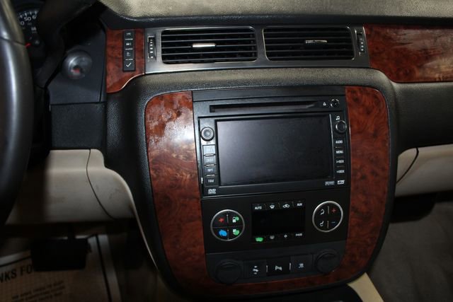 Used 2007 Chevrolet Suburban LT w/ LT Preferred Equipment Group image 21