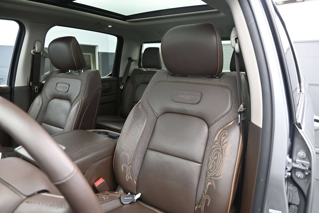 Used 2025 RAM 1500 Limited AWD/4WD image 11