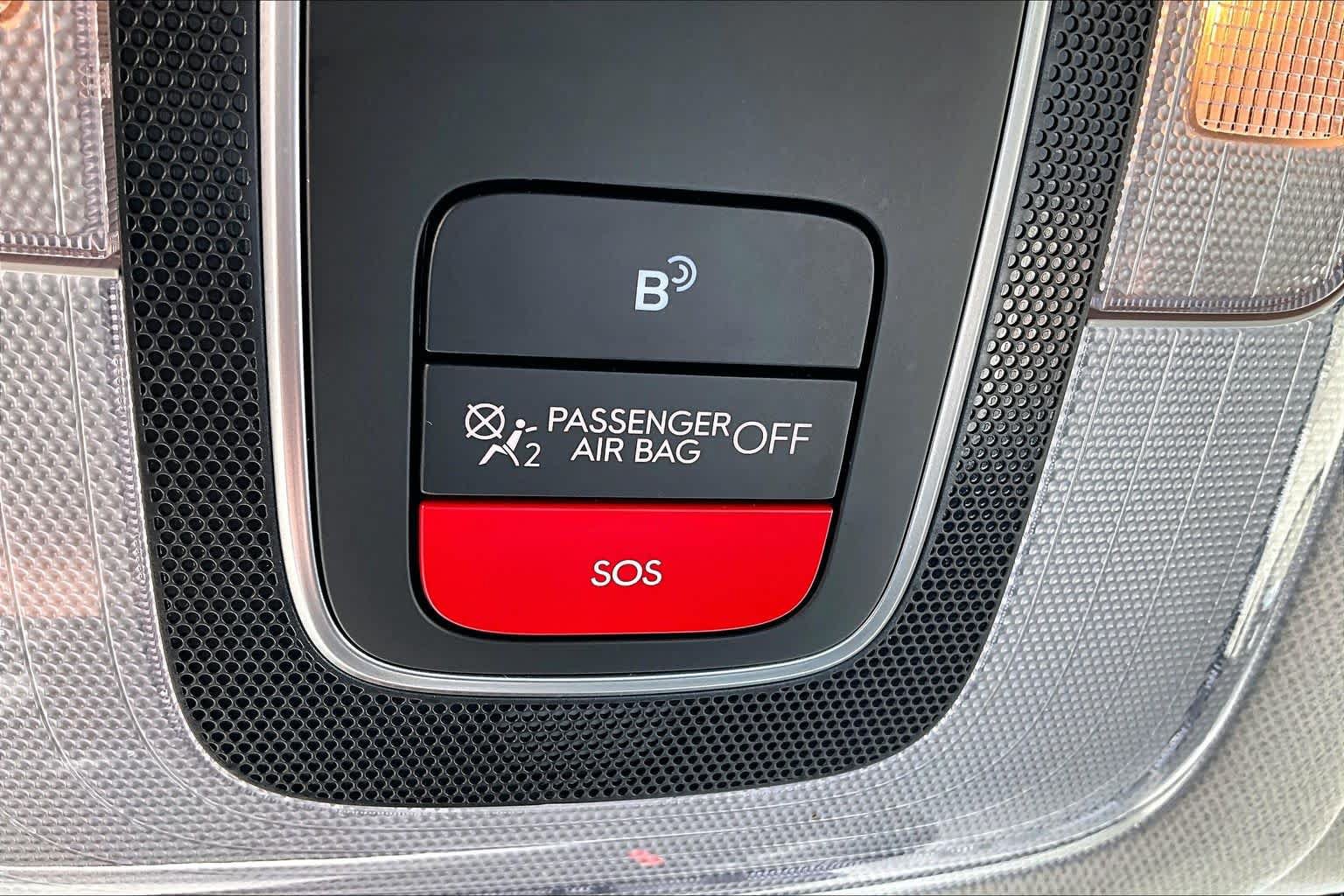 Certified 2025 Hyundai Kona SEL AWD/4WD image 36