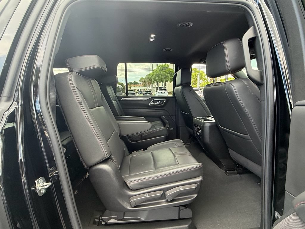 Certified 2024 Chevrolet Suburban RST w/ Luxury Package AWD/4WD image 19