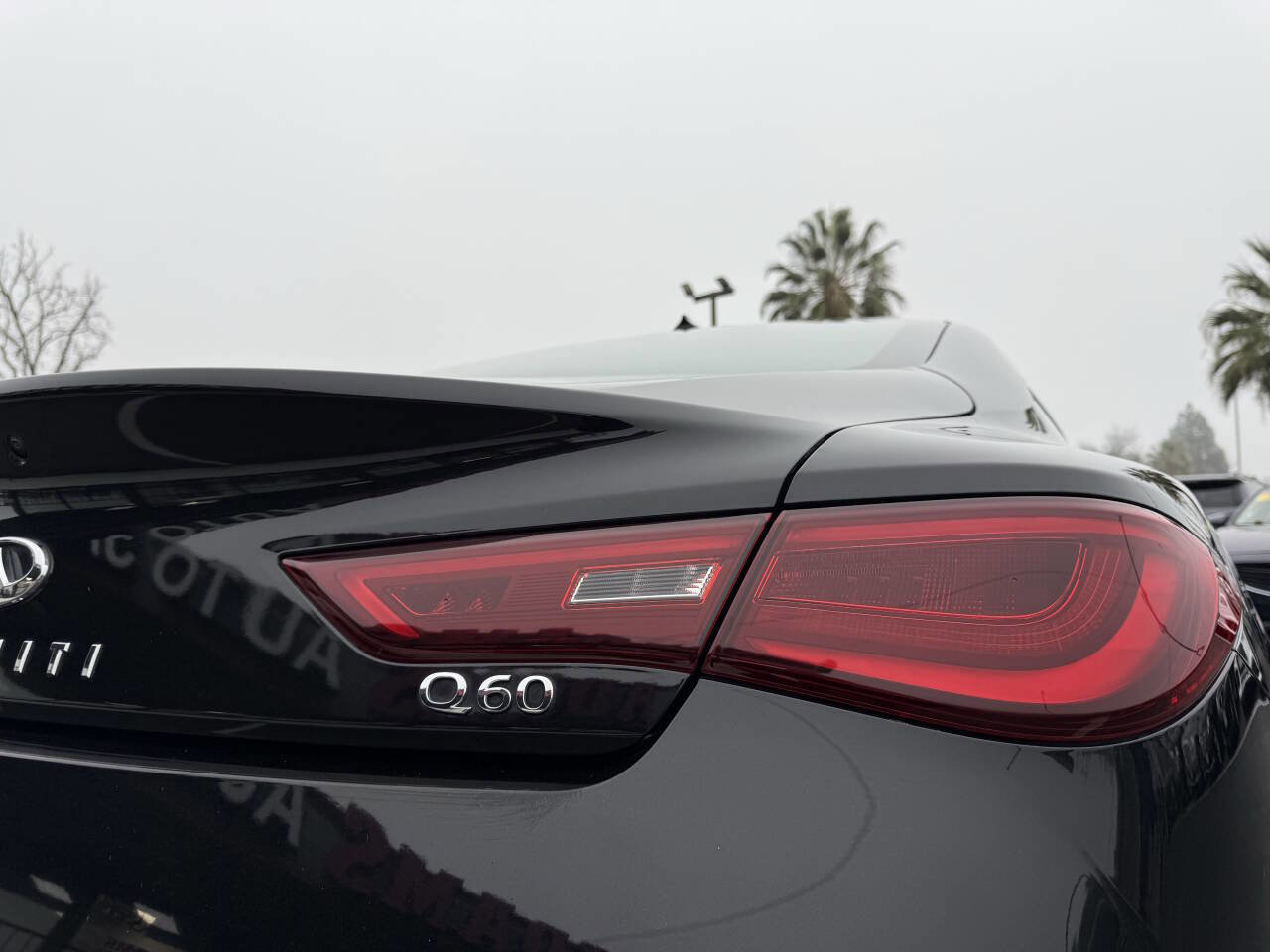 Used 2017 INFINITI Q60 3.0t image 26