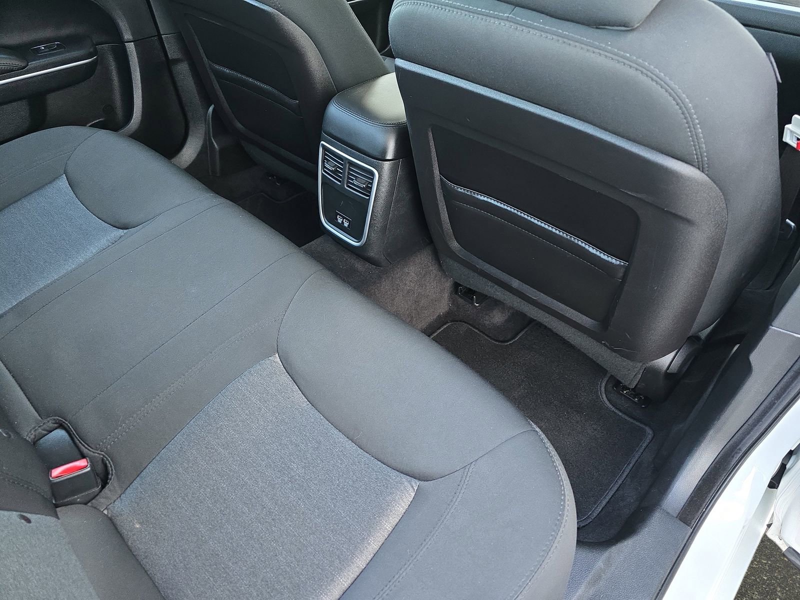 Used 2018 Chrysler 300 Touring w/ Sport Appearance Package image 13