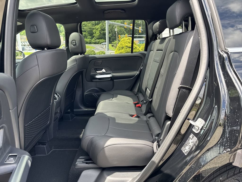 New 2025 Mercedes-Benz GLB 250 4MATIC image 11