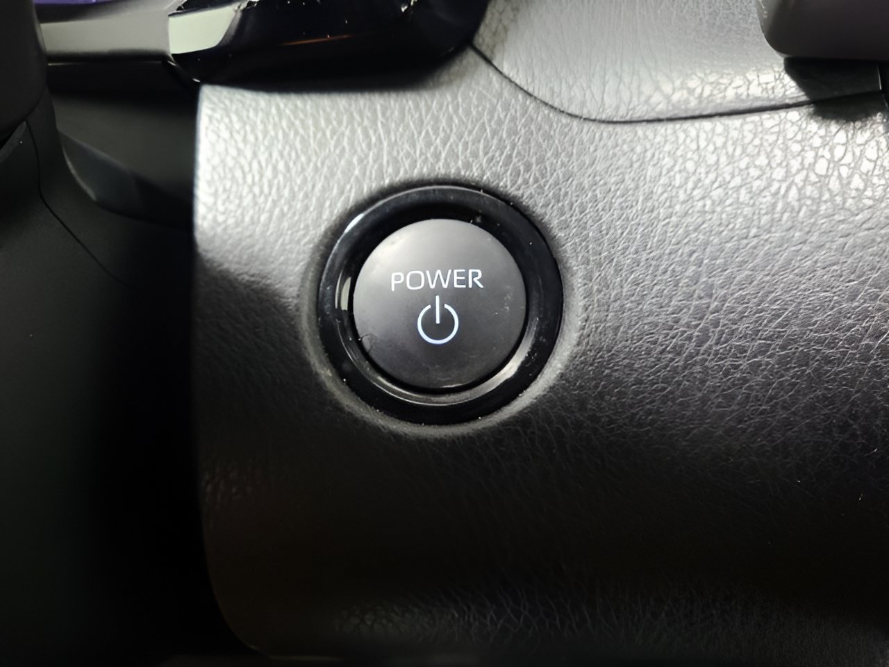 Used 2025 Toyota Camry SE FWD image 35