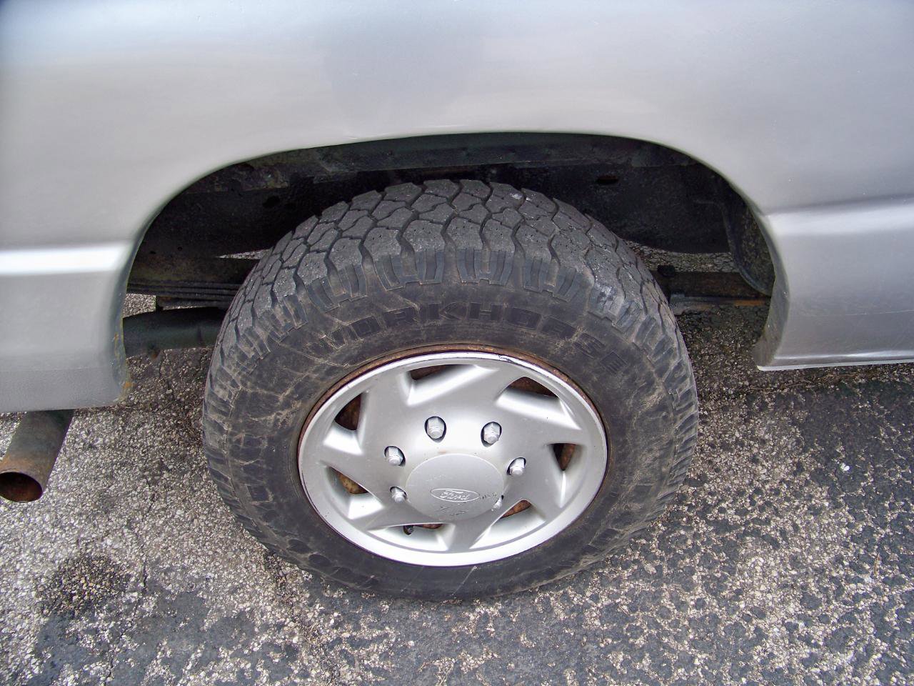 Used 2010 Ford E-350 and Econoline 350 XL image 21