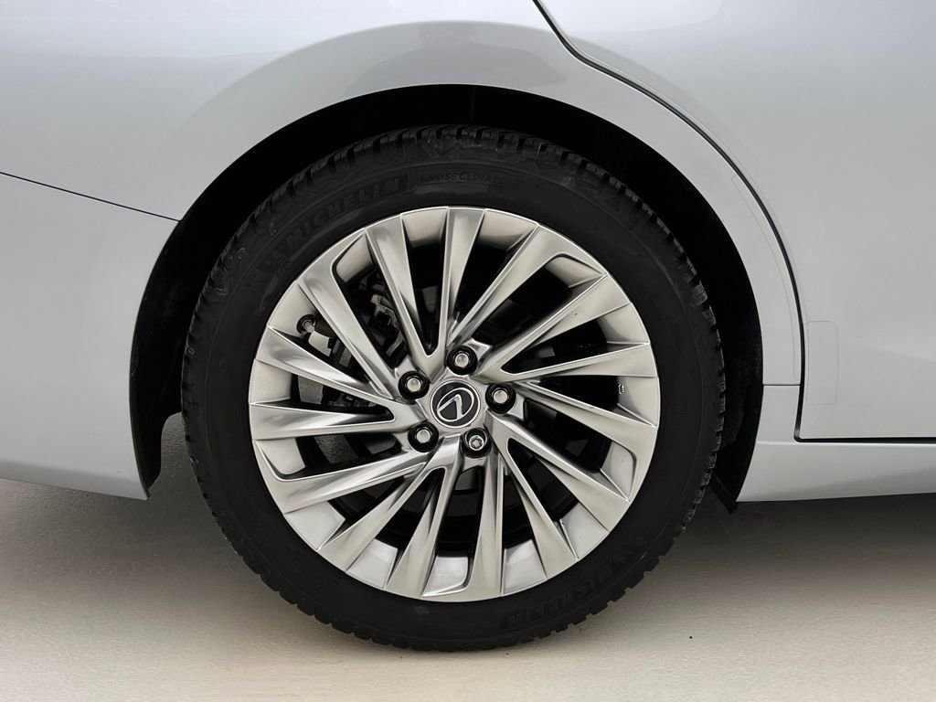 Used 2023 Lexus ES 300h Ultra Luxury image 25
